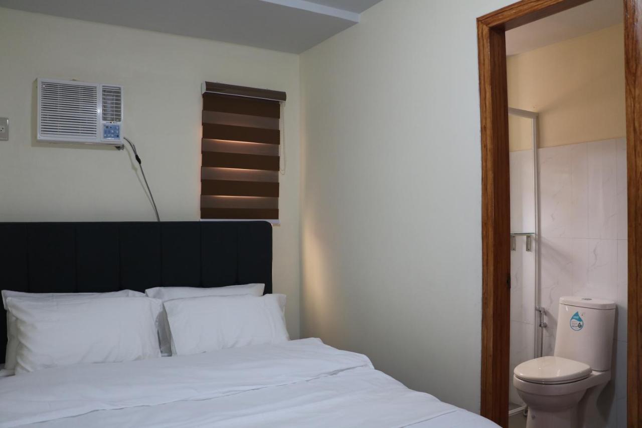 Anicia Guesthouse Rooms Paranaque City エクステリア 写真