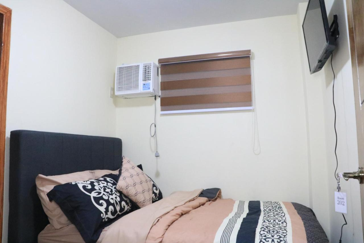 Anicia Guesthouse Rooms Paranaque City エクステリア 写真