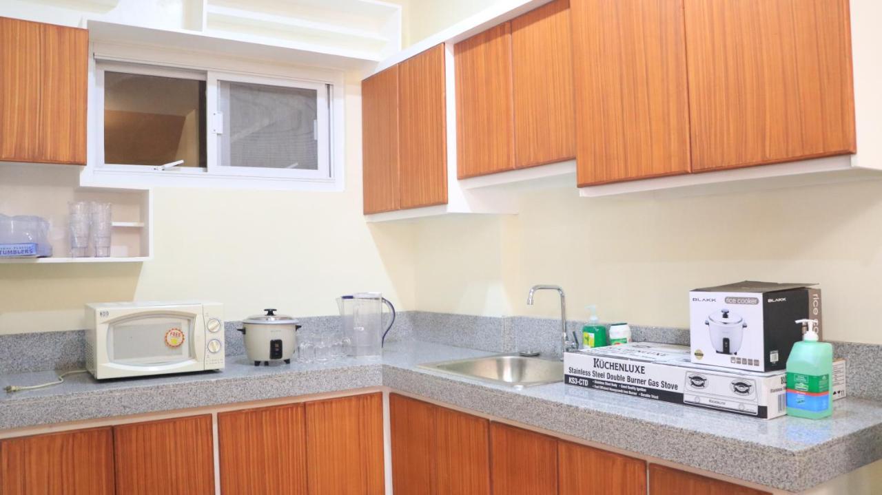 Anicia Guesthouse Rooms Paranaque City エクステリア 写真