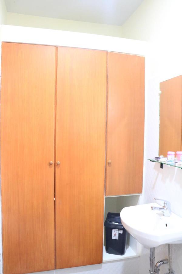 Anicia Guesthouse Rooms Paranaque City エクステリア 写真