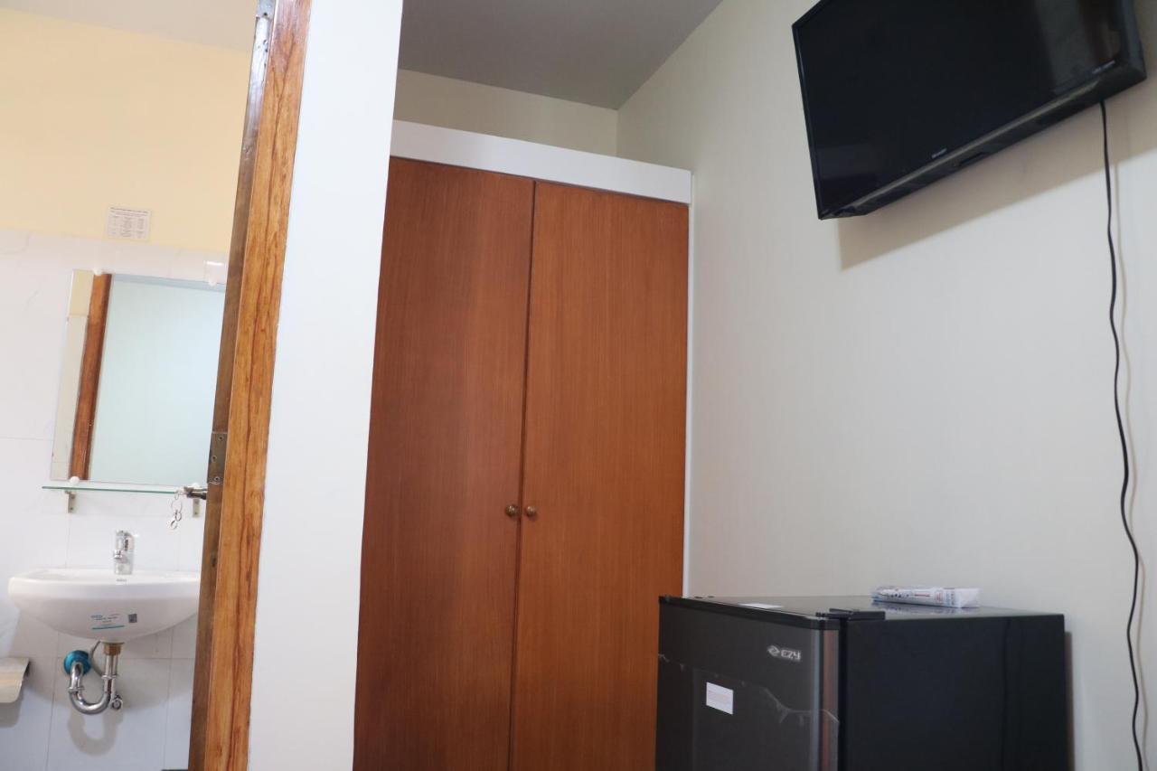 Anicia Guesthouse Rooms Paranaque City エクステリア 写真