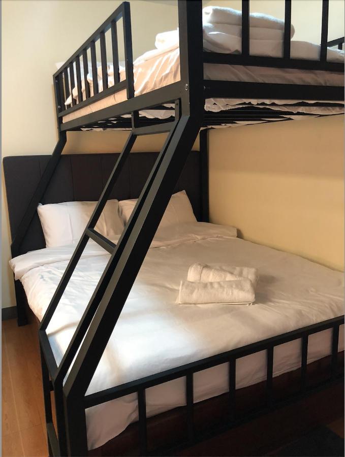 Anicia Guesthouse Rooms Paranaque City エクステリア 写真