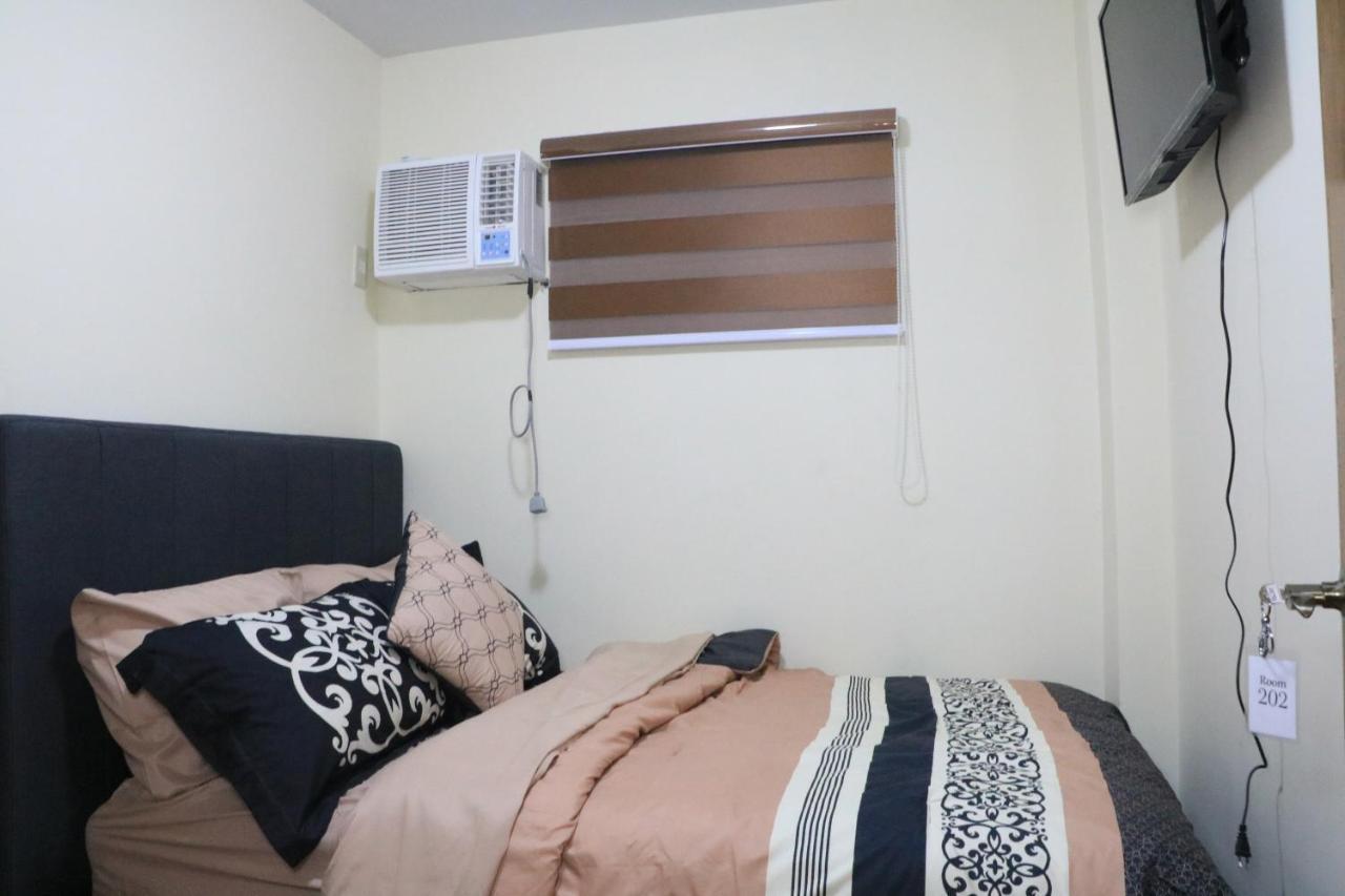 Anicia Guesthouse Rooms Paranaque City エクステリア 写真