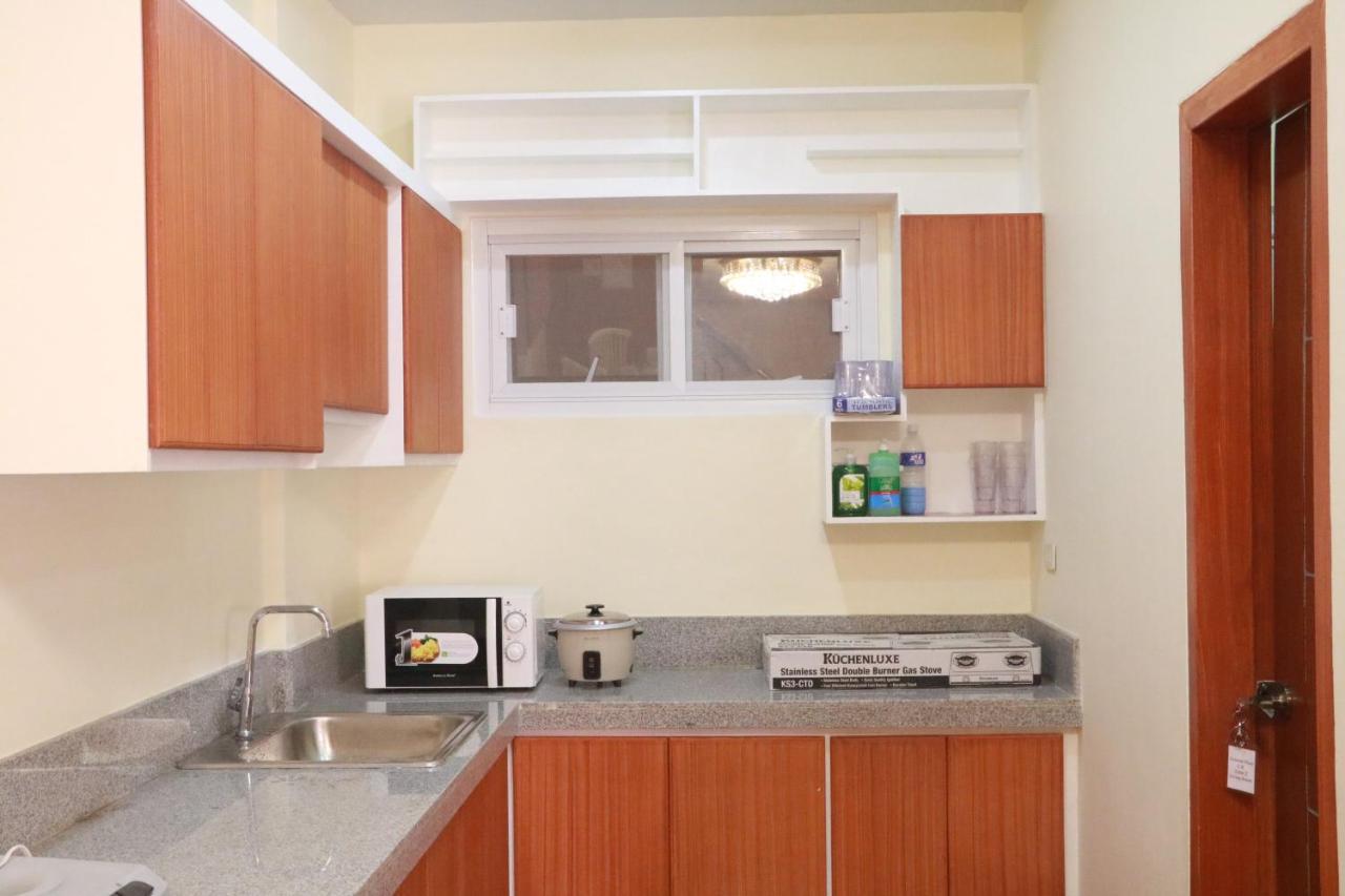 Anicia Guesthouse Rooms Paranaque City エクステリア 写真