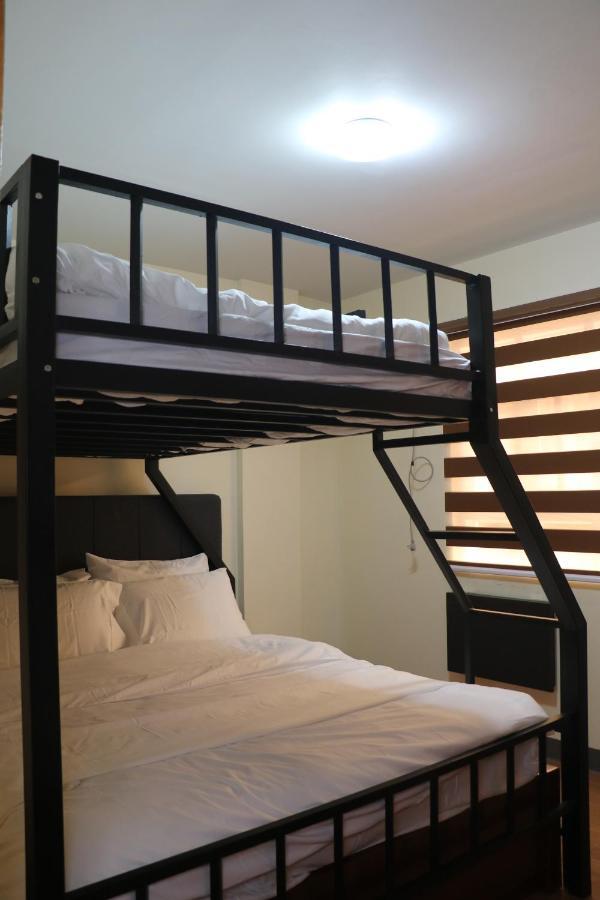 Anicia Guesthouse Rooms Paranaque City エクステリア 写真