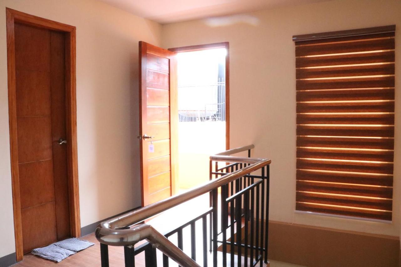 Anicia Guesthouse Rooms Paranaque City エクステリア 写真