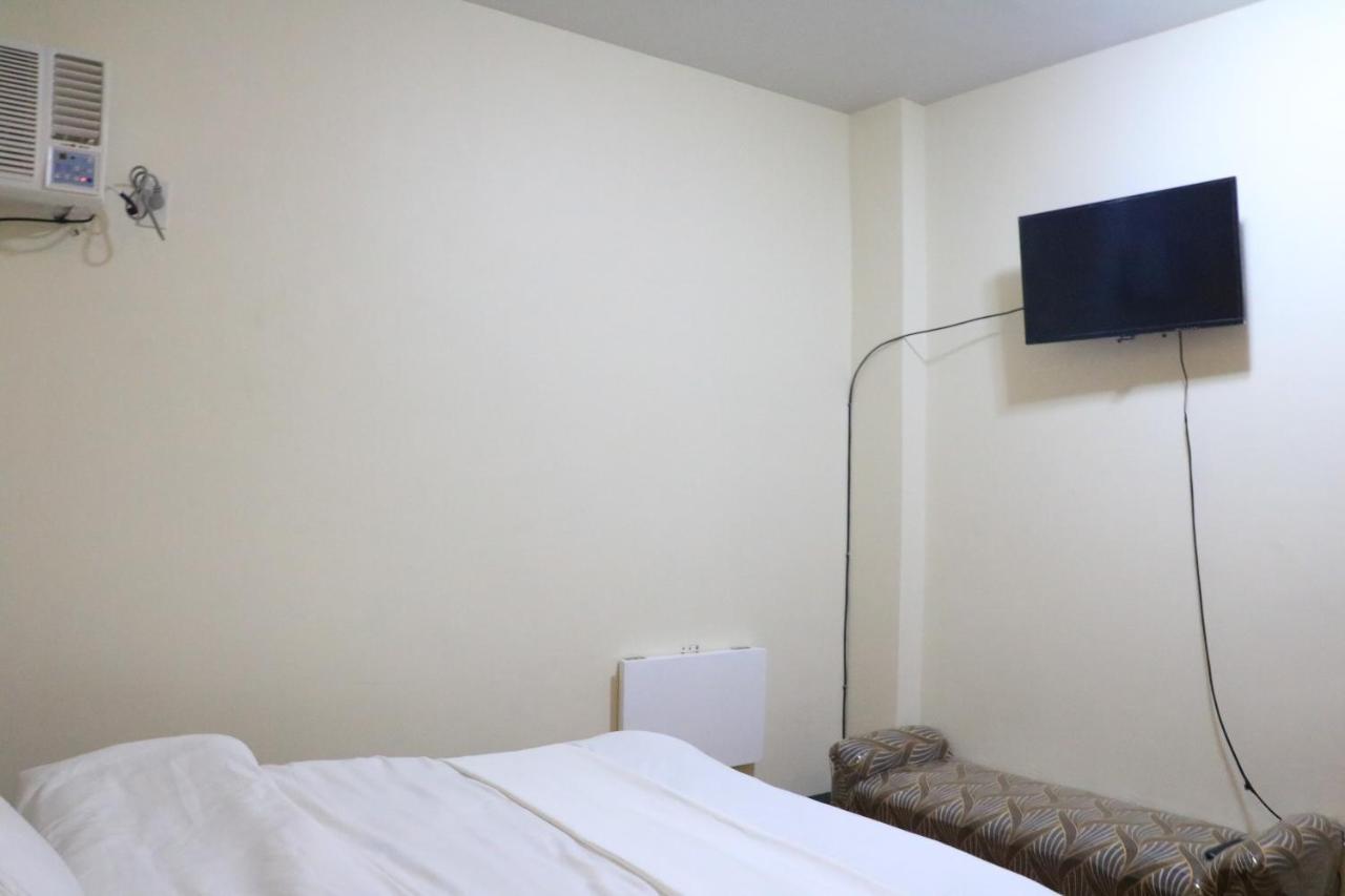 Anicia Guesthouse Rooms Paranaque City エクステリア 写真