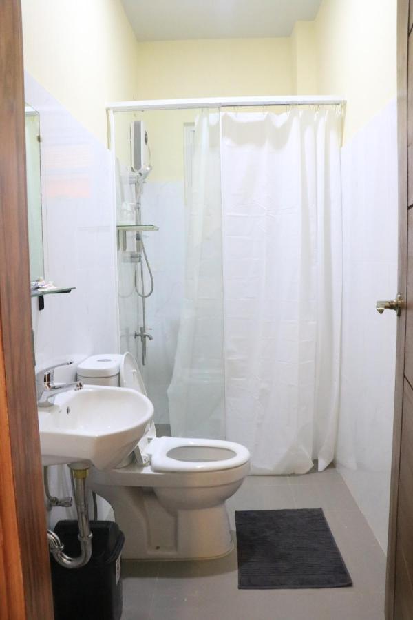 Anicia Guesthouse Rooms Paranaque City エクステリア 写真